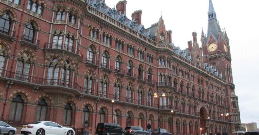 A Muggle's Guide to London: Harry Potter Walking Tour - River Thames broom-ride clues and the Knight Bus chase