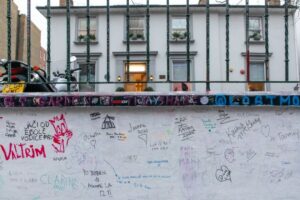 A Ticket to Ride: Beatles in London Tour - Getting to the Duke of York Column Monument before the tour starts