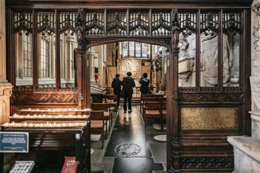 Bath: Bath Abbey and Discovery Centre Entry - Bath Abbey entry: start at the Abbey Churchyard, then let it unfold