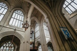Bath: Bath Abbey and Discovery Centre Entry - Meeting chaplains and stewards: the fastest way to understand what you’re seeing