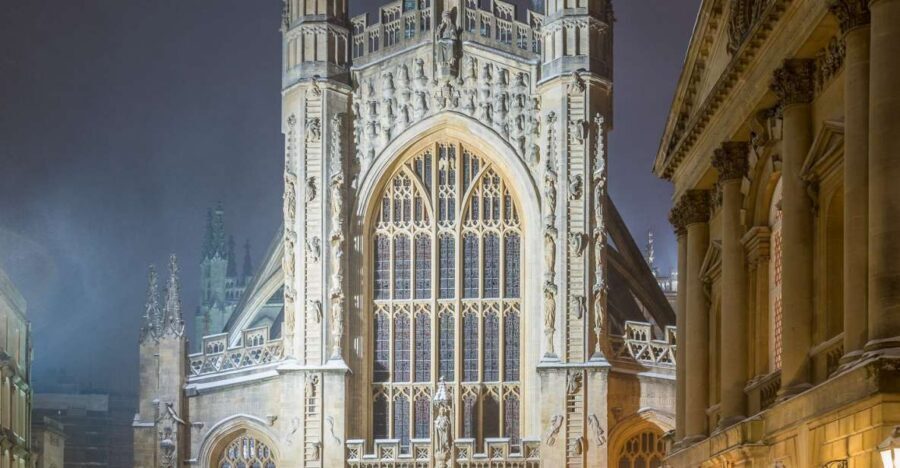 Bath: Guided Ghost Tour - Where the tour starts: Bath Abbey as your spooky launch pad