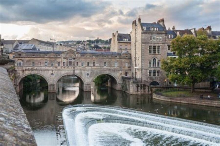 Bath: Local Pubs & Historic Sights Walking Tour (3h) - The Final Pub Stop: An Iconic House Away From the Usual Tourist Trail