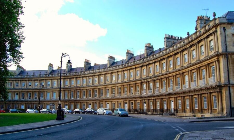 Bath: Private Walking Tour - Royal Crescent finish: turning history into a picture you’ll keep