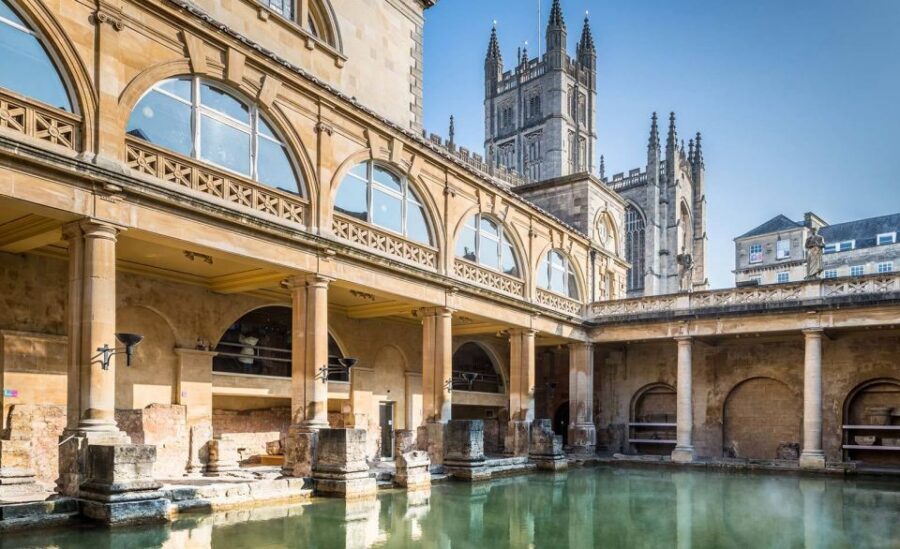 Bath: Private Walking Tour - Meeting at Bath Abbey and starting with the right landmark