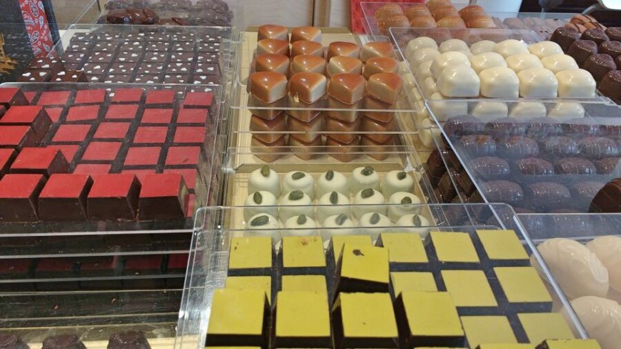 Brighton: Guided Chocolate Tour with Tastings - A chocolate-and-landmarks walk through Brighton’s most walkable areas