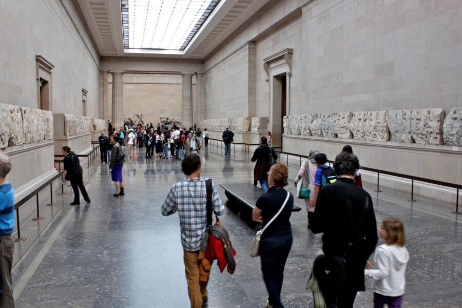 British Museum & Camden Town - Private Tour in Italian - Bus to Camden Town: Short Ride, Big Change of Mood