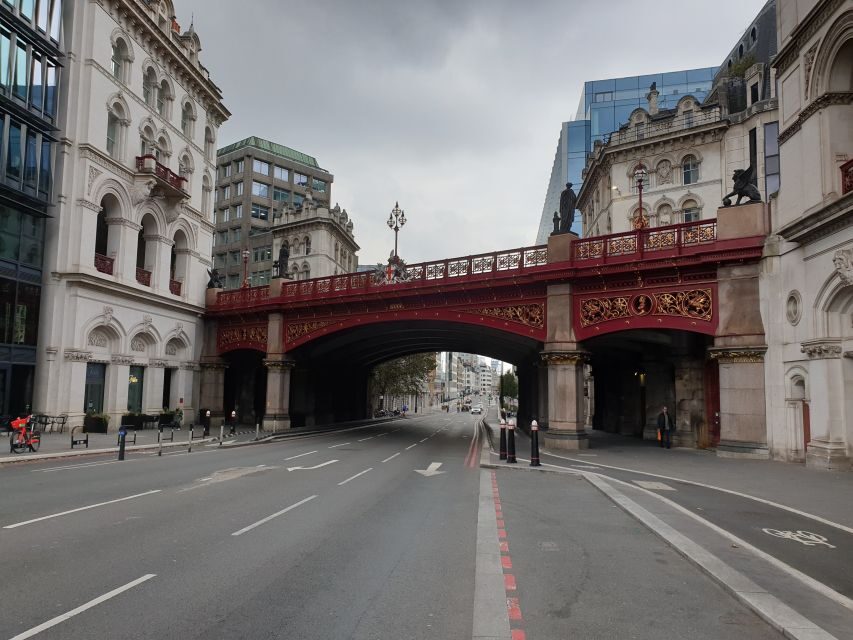 Burnings, Butchery & Black Death: London's Bloody Past - Dickens, Oliver Twist, and How Smithfield Became a Slum