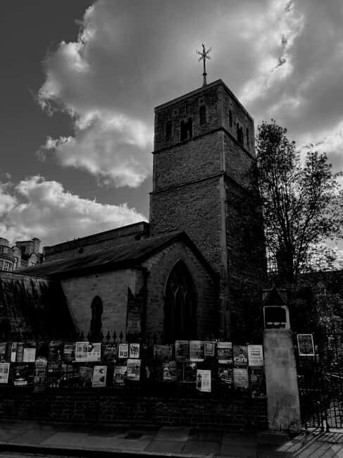 Cambridge: Ghost Tour Led by University Alumni Guide - Key things that make this ghost tour work