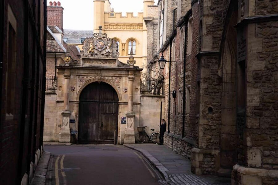 Cambridge: Ghost Tour Led by University Alumni Guide - Clare College: the university’s past as your first scary chapter