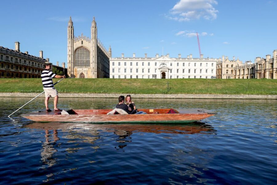 Cambridge: Guided River Cam Punting Tour - Comfort on board: cushions, blankets, and a calmer pace