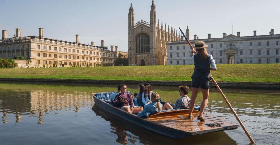 Cambridge: Guided Shared River Punting Tour - King’s College Chapel from the water: Gothic drama without the stairs
