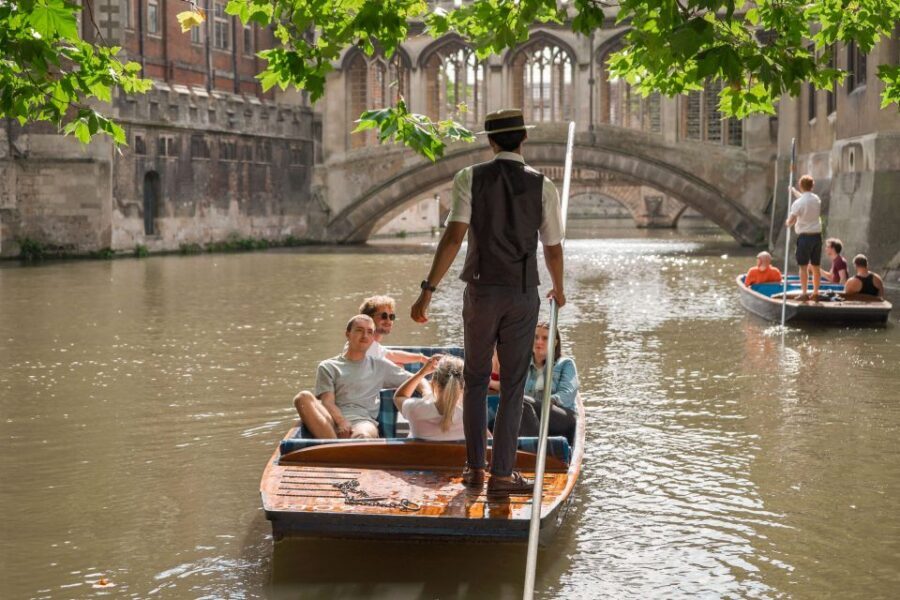 Cambridge: Guided Shared River Punting Tour - Price and value: what $109 for up to 3 gets you
