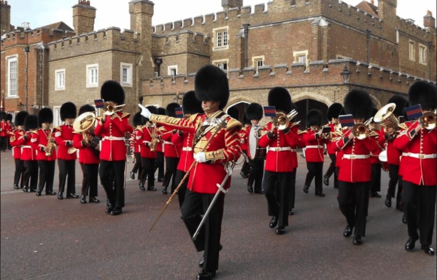 Changing of the Guard at Buckingham Palace - Key highlights you’ll care about