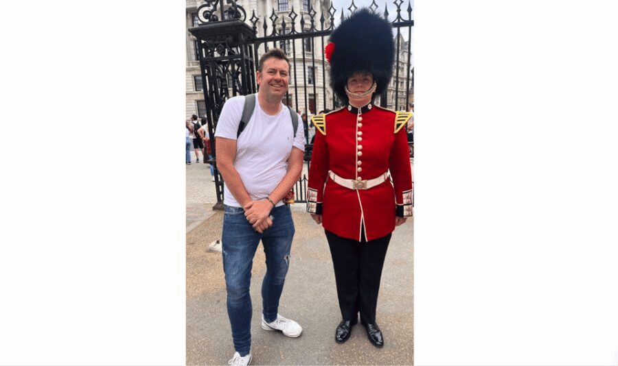 Changing of the Guard at Buckingham Palace - What your expert guide actually does for you (besides talk)