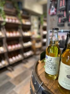 City of Bath: British Wine and Cheese Tasting Experience - What you actually eat and drink: 3 wines, 3 cheeses, plus the extras