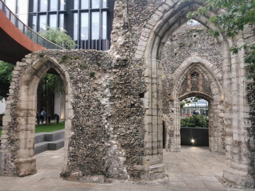 City of London Historical Walking Tour - Barbie Green to the City’s stubborn beginnings