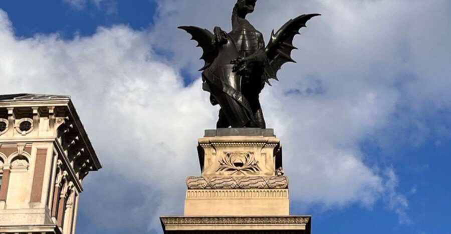 City of London Mystical and Dragons Walking Tour - Meeting near Joe & The Juice: what the small group really changes