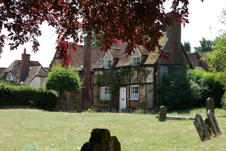 Day-Tour of the Midsomer Murders Locations - Episode Clips on the Coach: Making Connections Without Needing a Pause Button