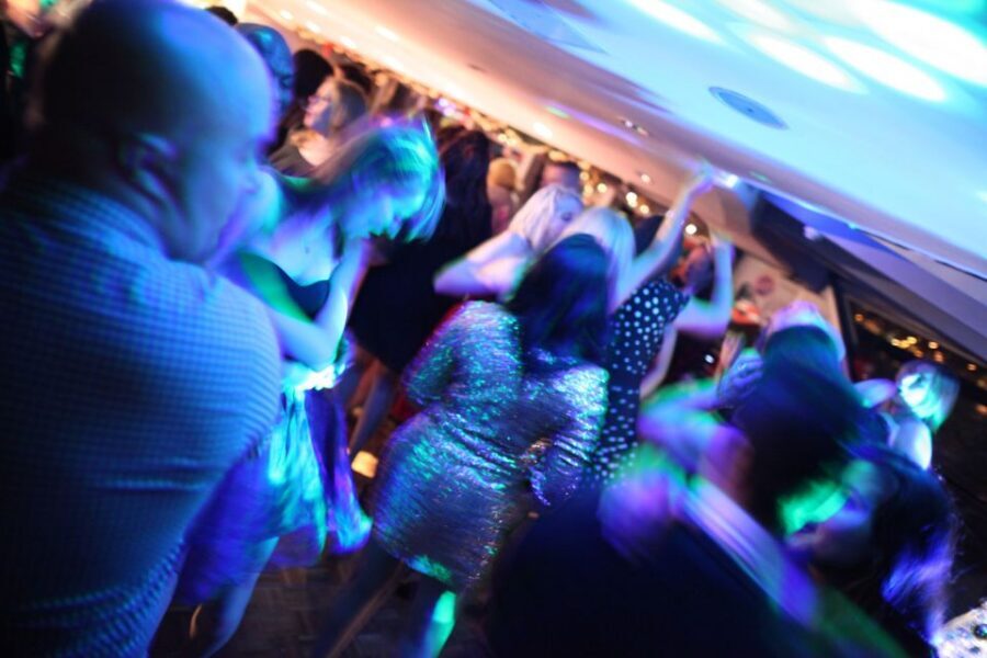 Festive London New Year’s Eve 3-Course Dinner Cruise - Should you book Festive London New Year’s Eve 3-Course Dinner Cruise?