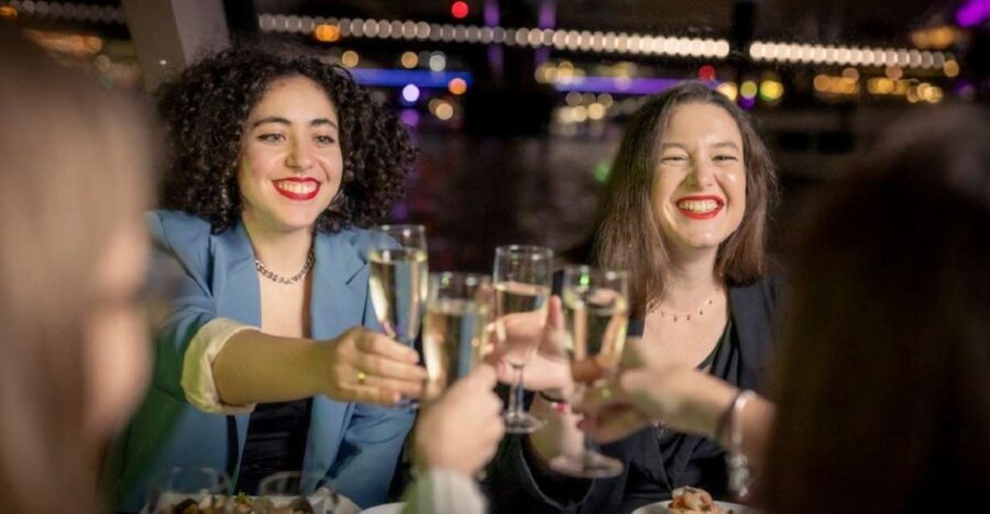 Festive London New Year’s Eve 3-Course Dinner Cruise - The Thames lighting show: Tower Bridge to Canary Wharf and Docklands