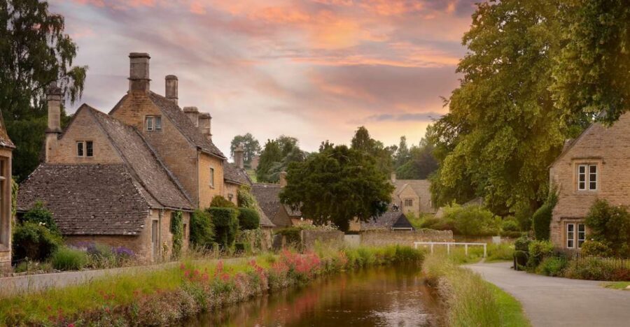 From Bath: Cotswolds Private Day Tour with Pickup - Tetbury and Stow-on-the-Wold: the “pause and browse” rhythm