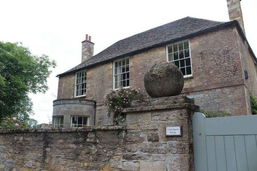 From London: Downton Abbey and Village Coach Tour - Should you book this Downton Abbey and Village Coach Tour from London?