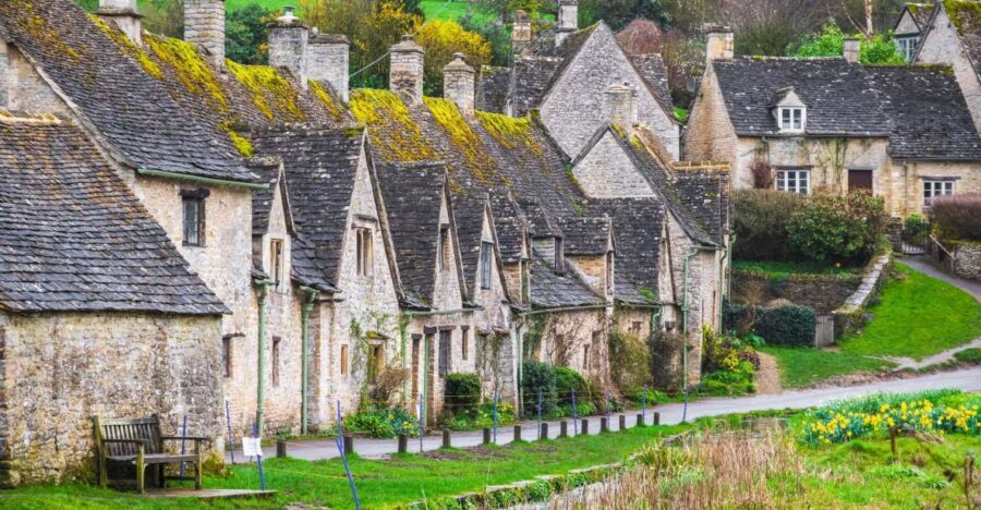 From London: Full-Day Cotswolds Small-Group Tour - The Ride in a 16-Seater Mini-Bus (and Why It Matters)