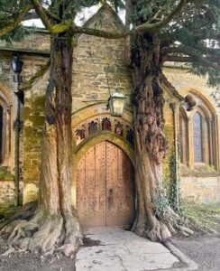 From London: Full-Day Guided Tour of the Cotswolds - Getting to the coach: Earls Court at 8:30 AM