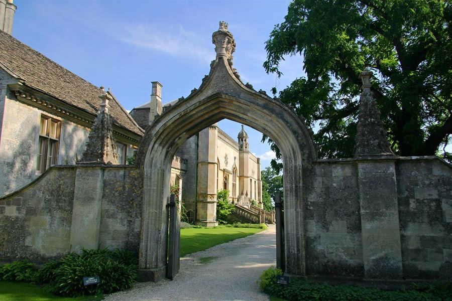 From London: Stonehenge Private Inner Circle Tour with Bath - The 12-Hour Day: Coach Comfort and How the Day Stays on Track