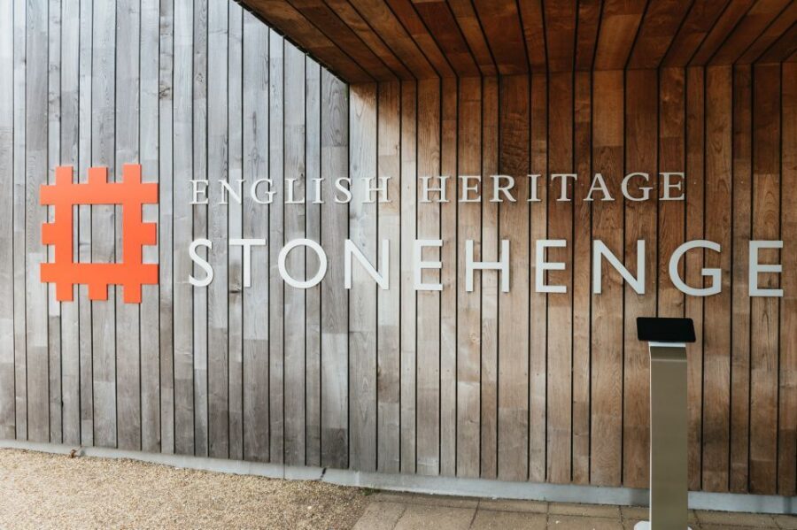 From London: Stonehenge & Roman Baths Full-Day Trip - Make the Stonehenge audio guide work for you (12 languages)