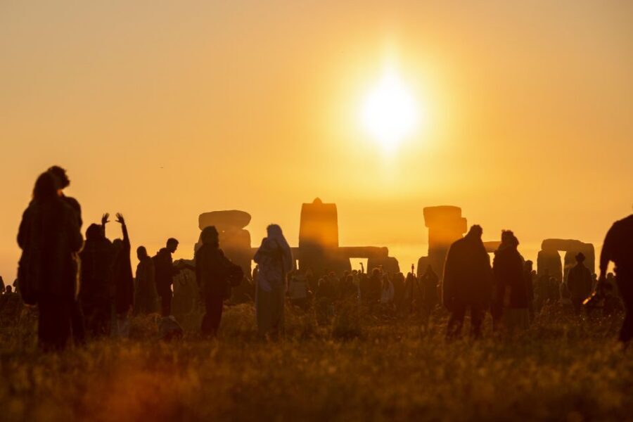 From London: Stonehenge Summer Solstice Sunset Tour (Jun 20) - London-to-Stonehenge timing: a 12-hour day with a midnight finish