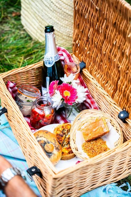 From London: Vintage Bus Wine Tour with Return Train Tickets - Who should book this Vintage Bus Wine Tour?