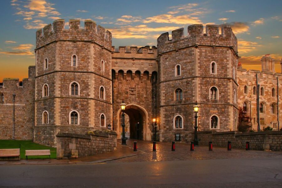 From London: Windsor Castle Afternoon Sightseeing Tour - Bus ride comfort and the driver factor