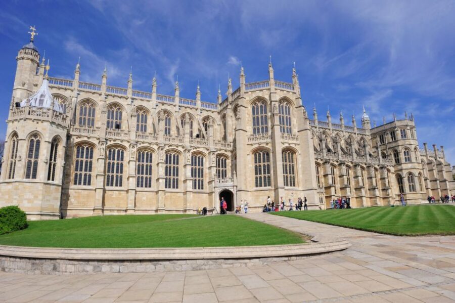 From London: Windsor Castle and Stonehenge Day Trip - Managing Windsor Lines and Walking Time