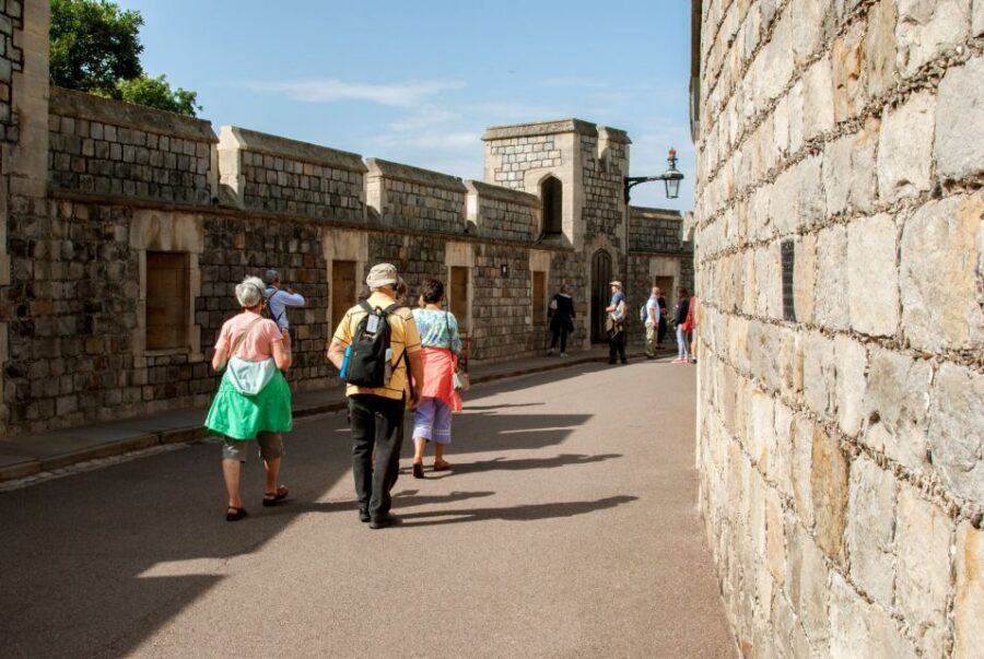 From London: Windsor Castle, Bath, and Stonehenge Day Trip - Meeting point in London and the end near Gloucester Road