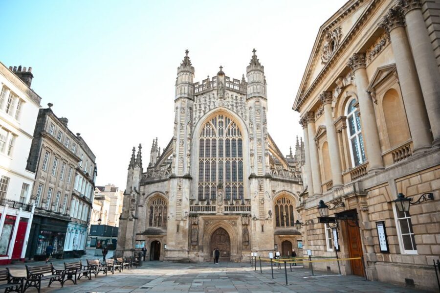 From London: Windsor Castle, Bath, and Stonehenge Day Trip - Coach time, weather, and the small stuff that saves your day