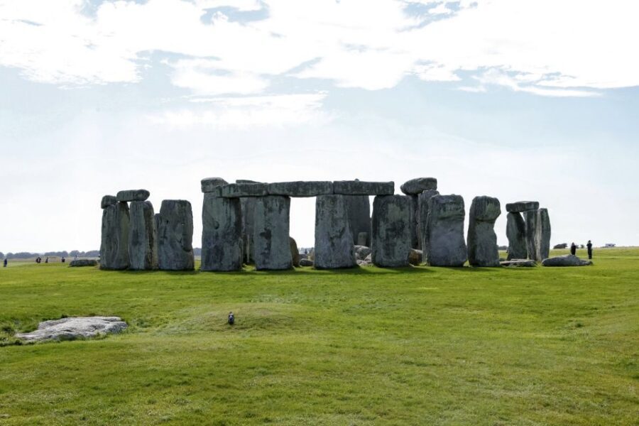From London: Windsor, Oxford & Stonehenge Full-Day Trip - Stonehenge: make the mystery click with audio and timed entry
