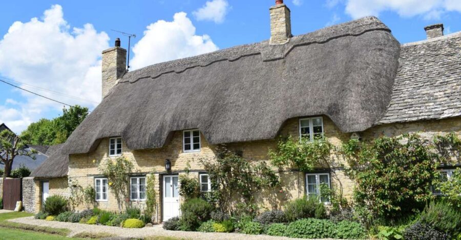 From Oxford: Cotswolds Towns and Villages Small Group Tour - Bourton-on-the-Water Lunch Stop: Bridges, Streams, and Time to Enjoy