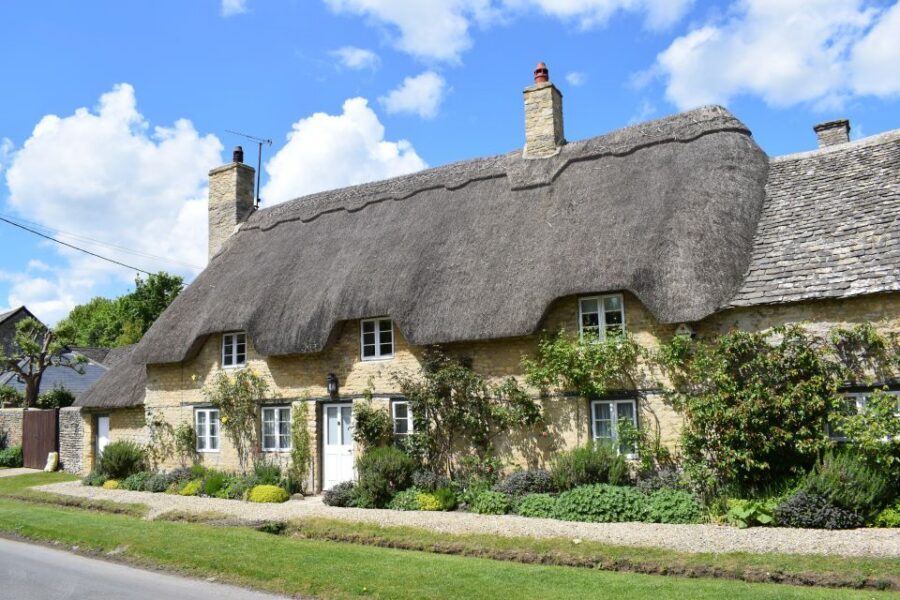 From Oxford: Cotswolds Towns and Villages Small Group Tour - Stow-on-the-Wold: Highest Town Energy and Tea-Room Time