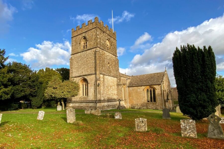 From Stratford-on-Avon/Moreton-in-Marsh: Secret Cotswolds - Burford for One Hour: Easy Browsing in a Classic Market Town