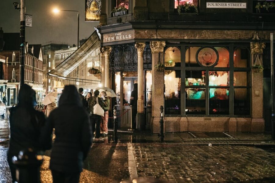 German Language : Original Jack the Ripper Tour - Christ Church and Mitre Square: clues in the streets