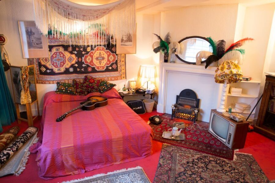Handel Hendrix House Ticket - Records, amps, pedals, and the mechanics behind the sound