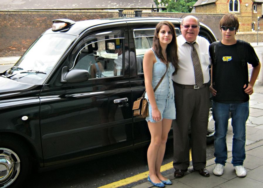 Harry Potter film locations Tour in London - Leaky Cauldron and the Third Hand Book Emporium: Shops You Can Feel