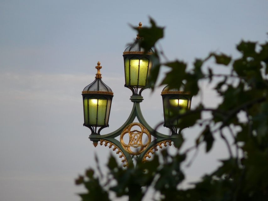 Harry Potter in London - Private Walking Tour - Westminster Bridge to Trafalgar Square: the story gets going fast