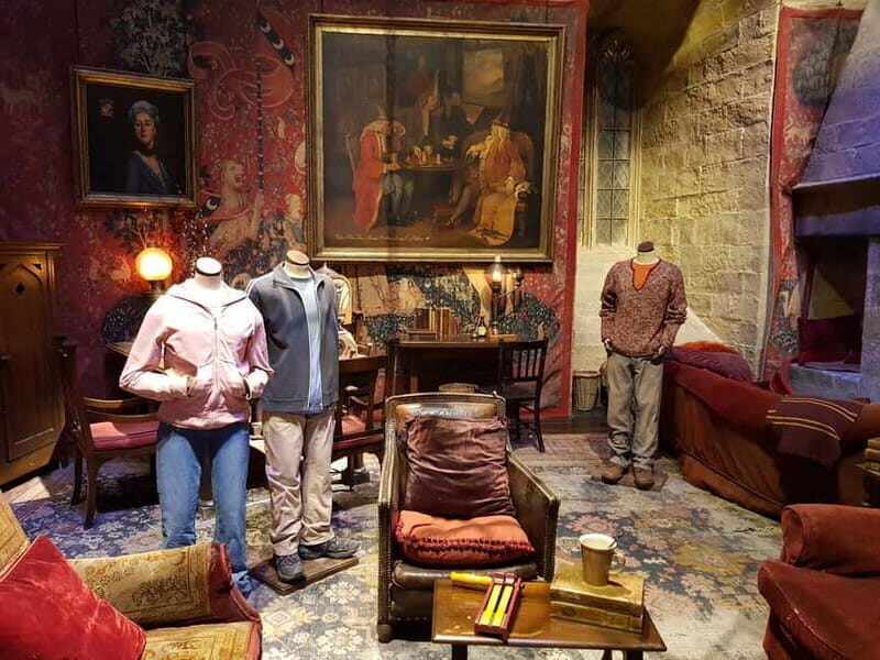 Harry Potter Studio Ticket & Tour of London Film Locations - Who this tour suits best
