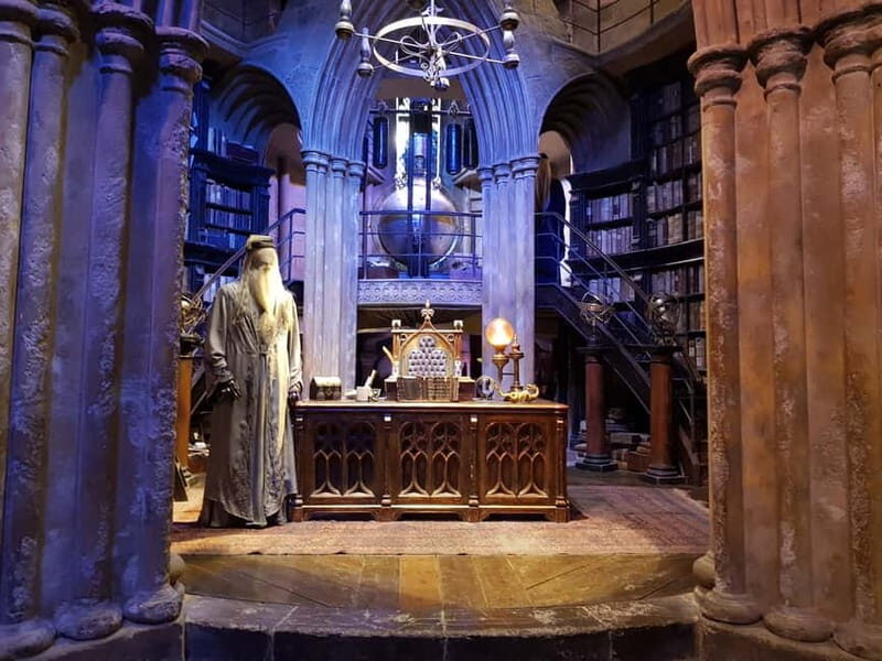 Harry Potter Studio Ticket & Tour of London Film Locations - How the guide experience shapes the whole tour