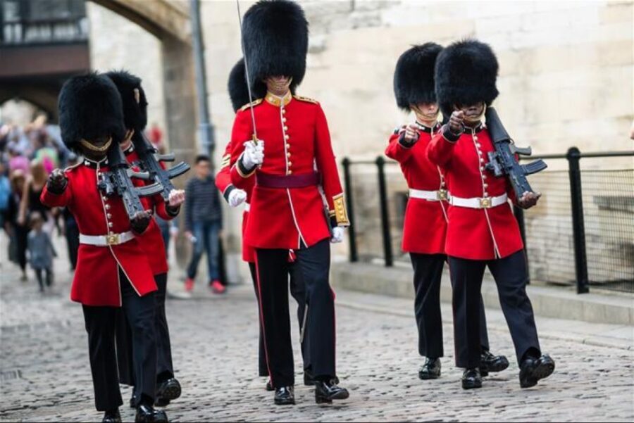 Hop on Hop off London Bus Tour & Tower of London - Key things to know before you go