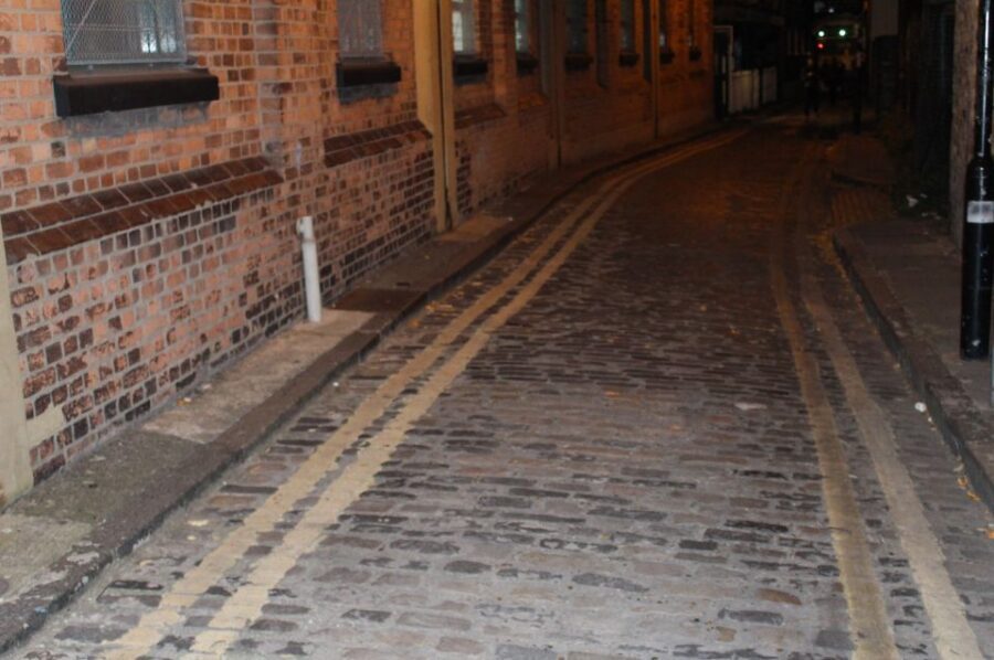 Jack The Ripper Tour in London's East End - Starting at 182 Bishopsgate: the meeting point that sets the tone