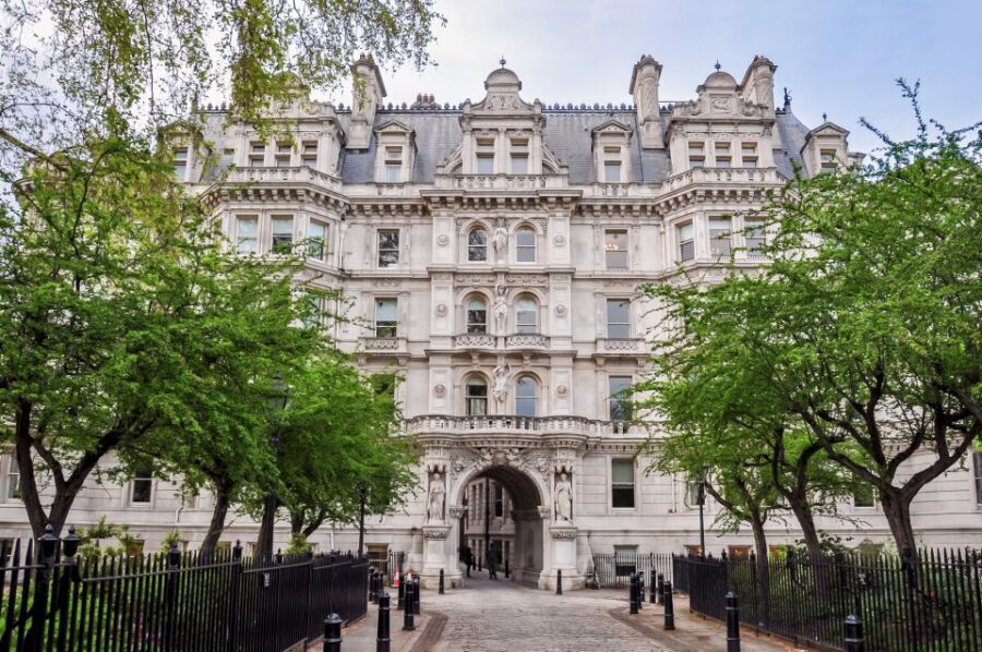Law in London Private Tour - How fit do you need to be for this legal hotspots walk