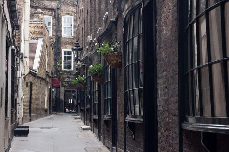 Lights, Camera, London! Movie Locations Walking Tour - Shakespeare’s Globe and Borough Market: the satisfying end of the reel